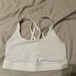 Lululemon white energy bra size 4 sports bra bra pads included